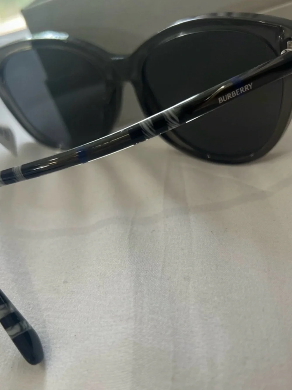 Authentic Burberry BE4465 Black Cat-Eye Women’s Sunglasses in case and box